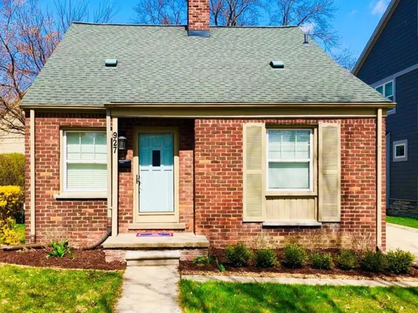 927 Chestnut St, Birmingham, MI 48009