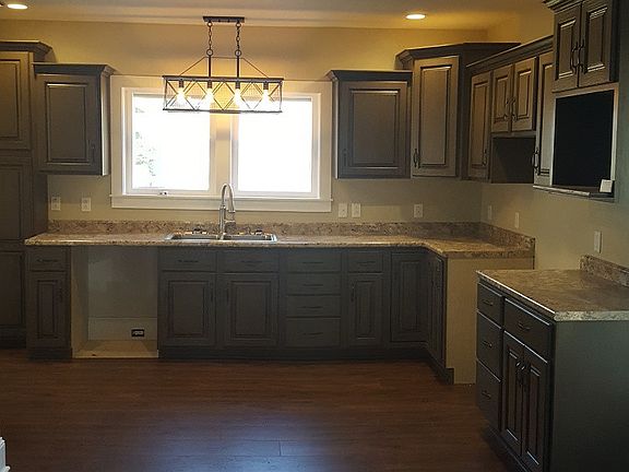2nd image of 407 4th St