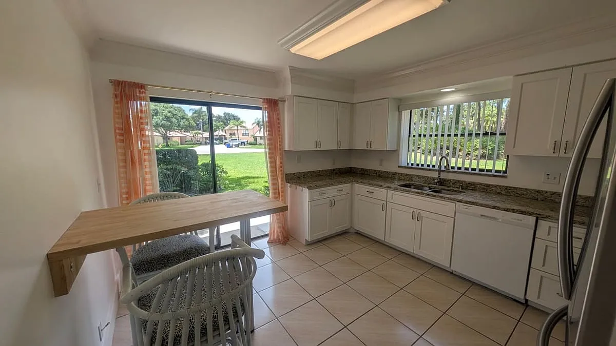 3705 SW Quail Meadow Trl Apt F — Photo 4