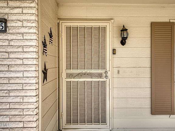 3rd image of 10435 W CAMELOT Circle