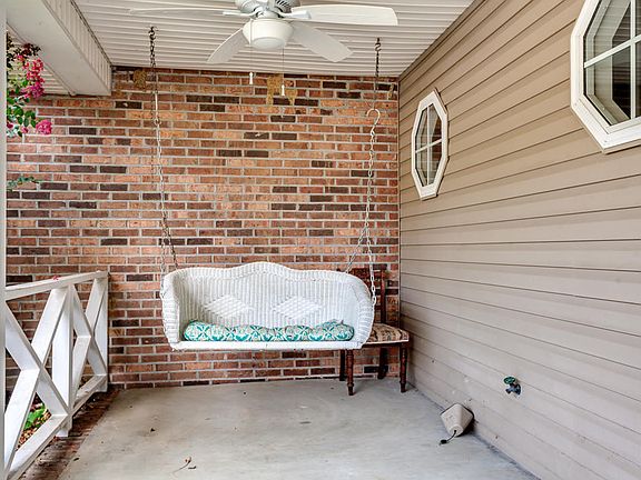 5th image of 3805 Valley Creek Way