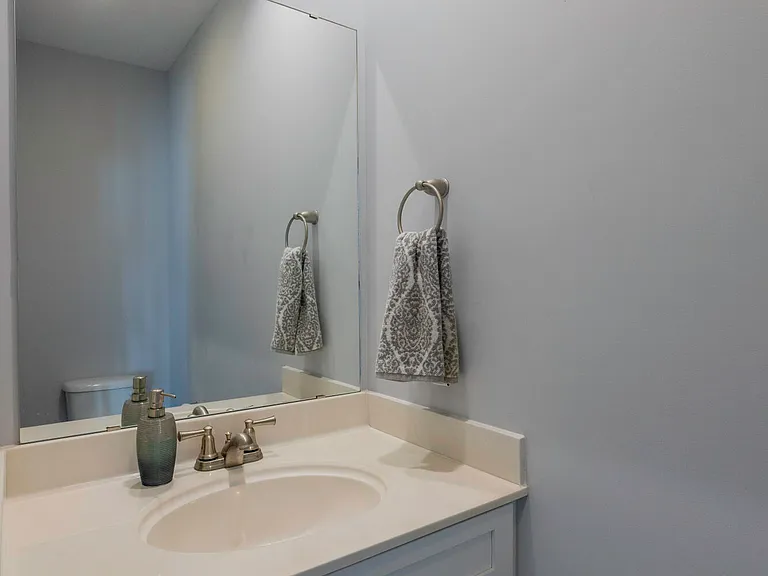 314 Holbrook Ln — Photo 20