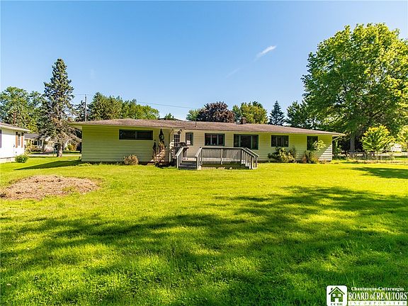 4th image of 9 Carol Ave