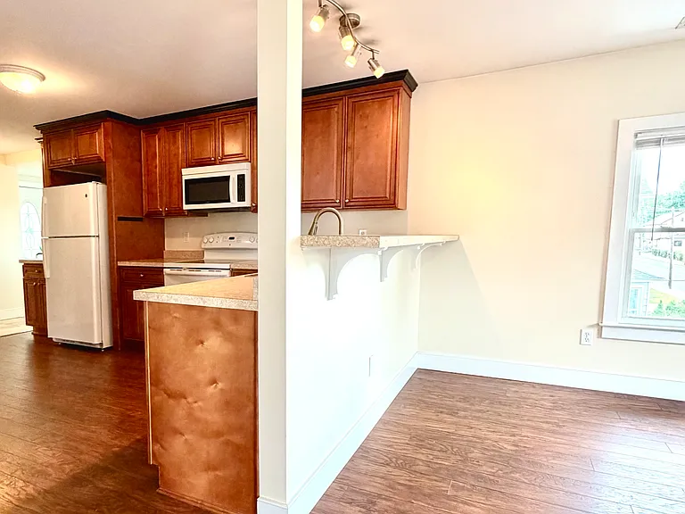 18 W Center St — Photo 10