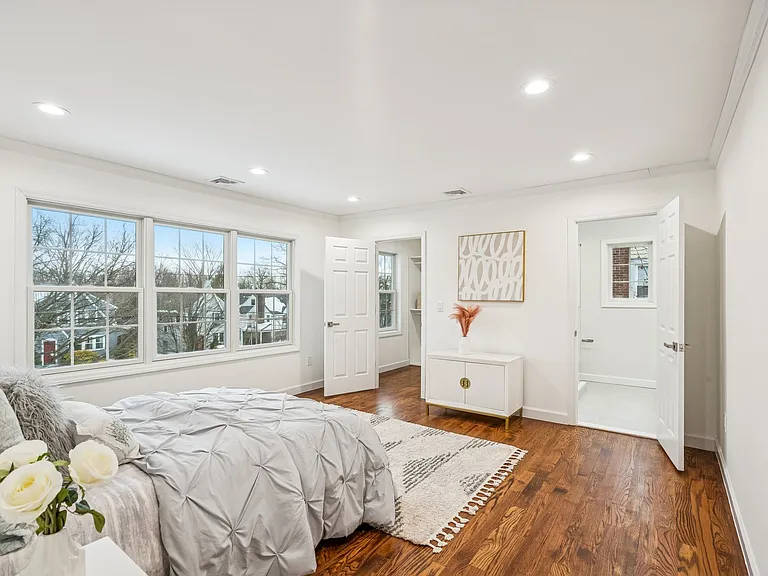 161 Myrtle Ave — Photo 15