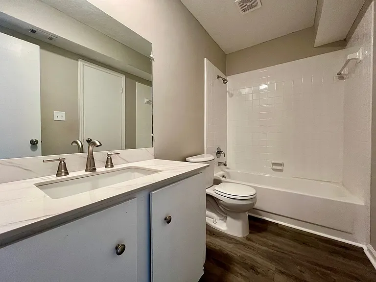 905 Brett Dr #E — Photo 16