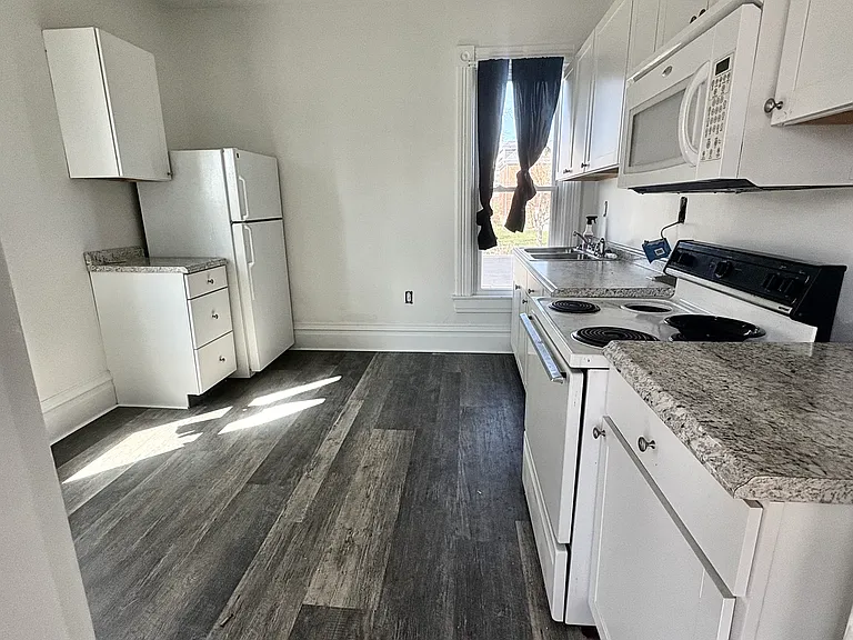 318 W Pike St #2 — Photo 1