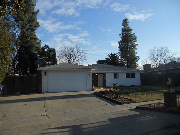 3rd image of 1749 W Gettysburg Ave
