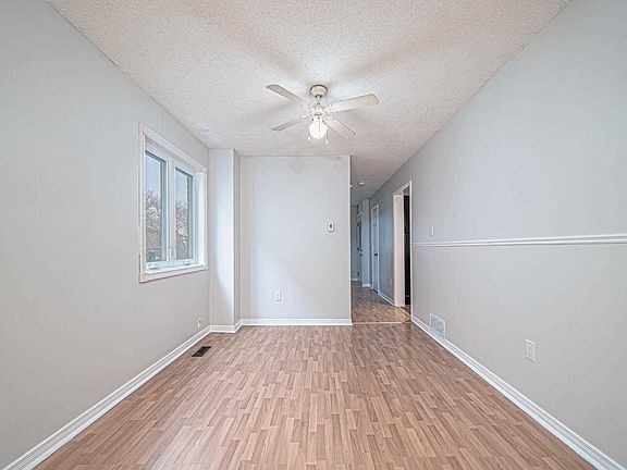 4th image of 8 Cluett Dr