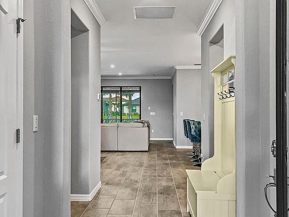 4th image of 19265 Elston Way