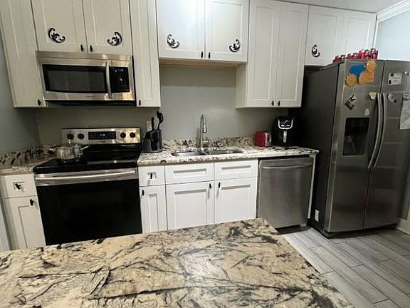 4th image of 2916 Mount Kennedy Dr