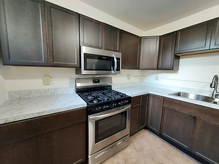 307 Stewart Ave #2 — Photo 4