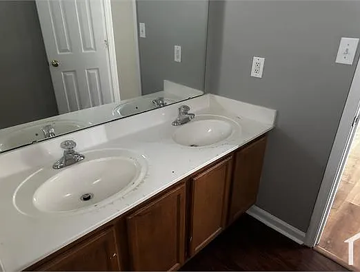 2727 Craddock Ave — Photo 6