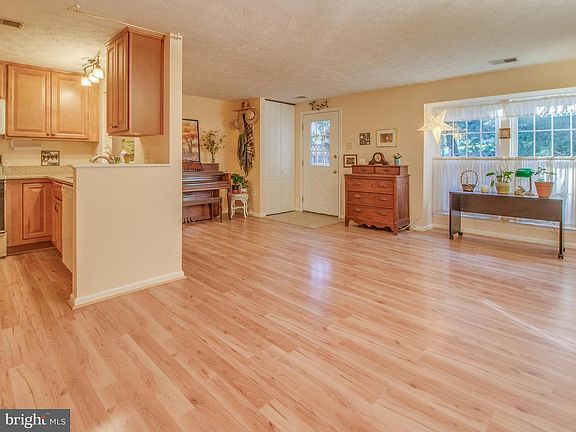 4th image of 34 Whitechurch Ct