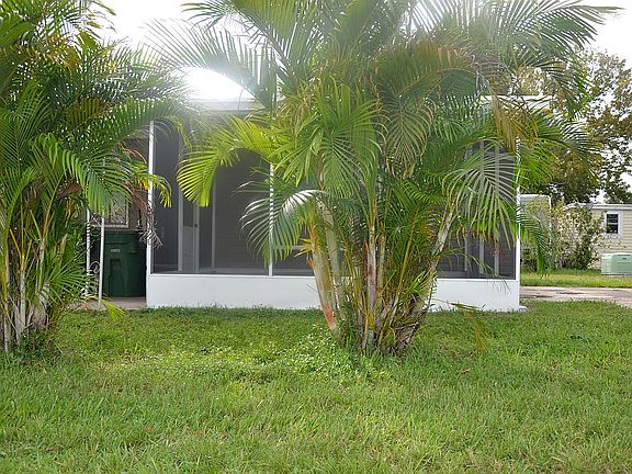 Screened enclosure