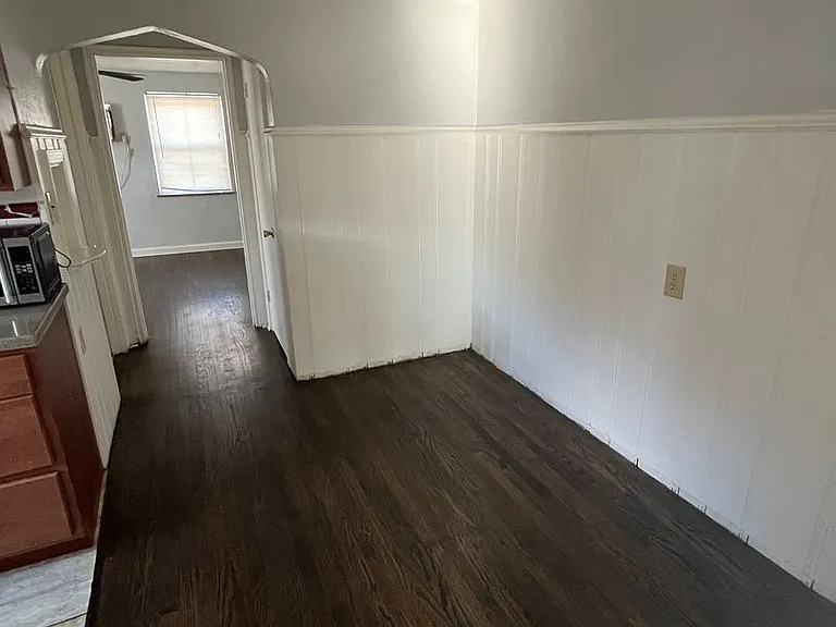 4330 Oakwood Ave — Photo 6