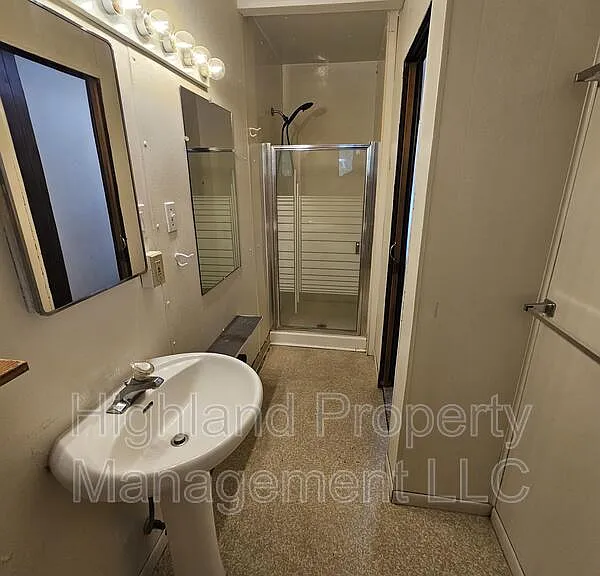 1170 NE Harvey Rd #B — Photo 13