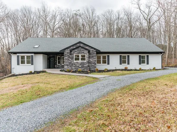 1161 Deer Creek Dr, Bedford, VA 24523