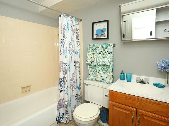 2nd image of 5001 E Outer Dr APT A101