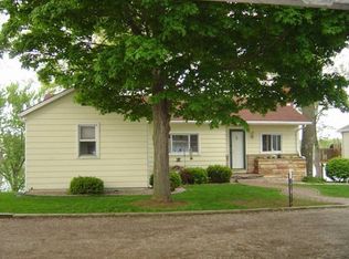 240 Ln 212 Hamilton Lk, Hamilton, IN 46742