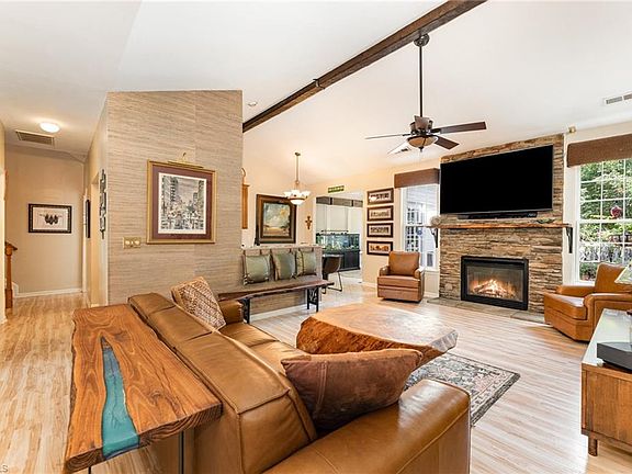 2nd image of 4207 Pepperbush Dr