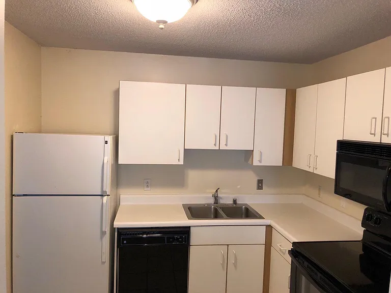 1660 N Prospect Ave #18 — Photo 10