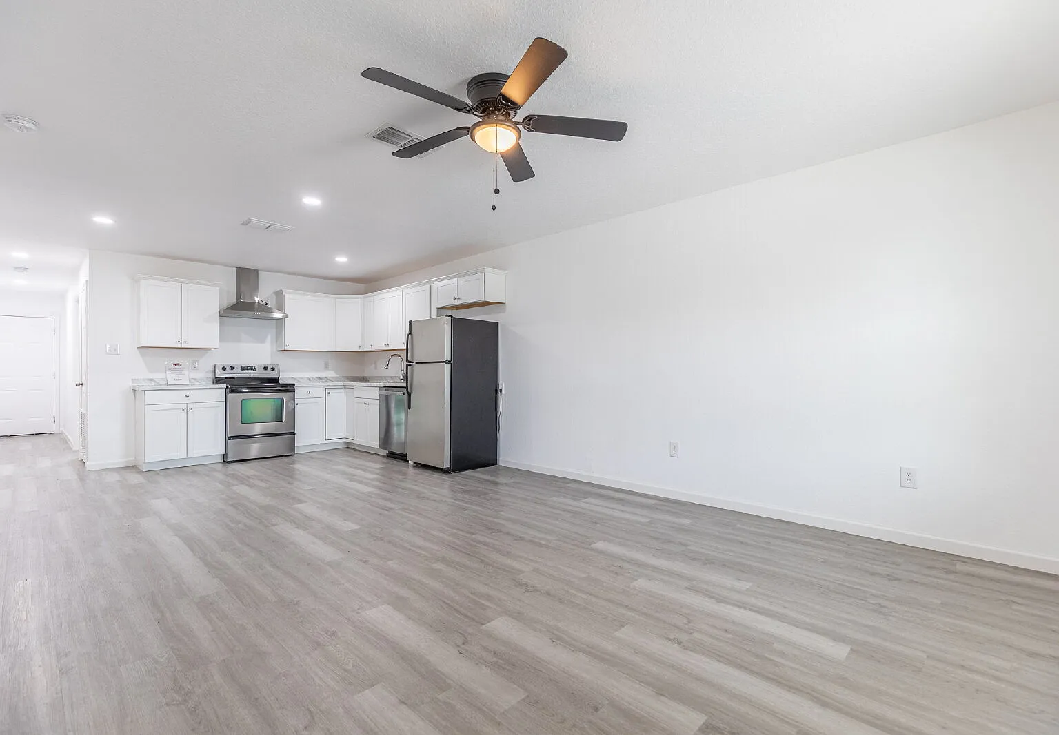 3 bed, 2.0 bath, $1,450 — Photo 3