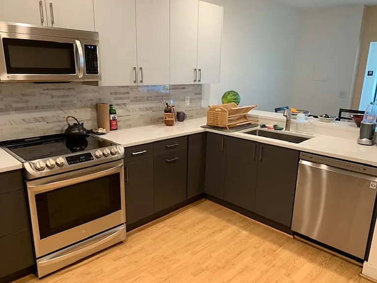 2111 Westlake Ave N #101 — Photo 11