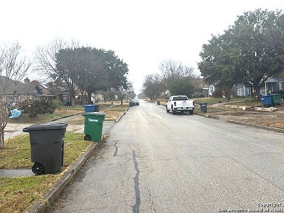 4th image of 422 AVANT AVE