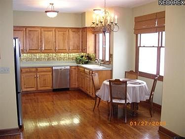5th image of 6615 Oakleaf Dr