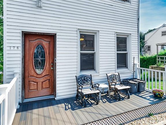 4th image of 176 Woodland Ave