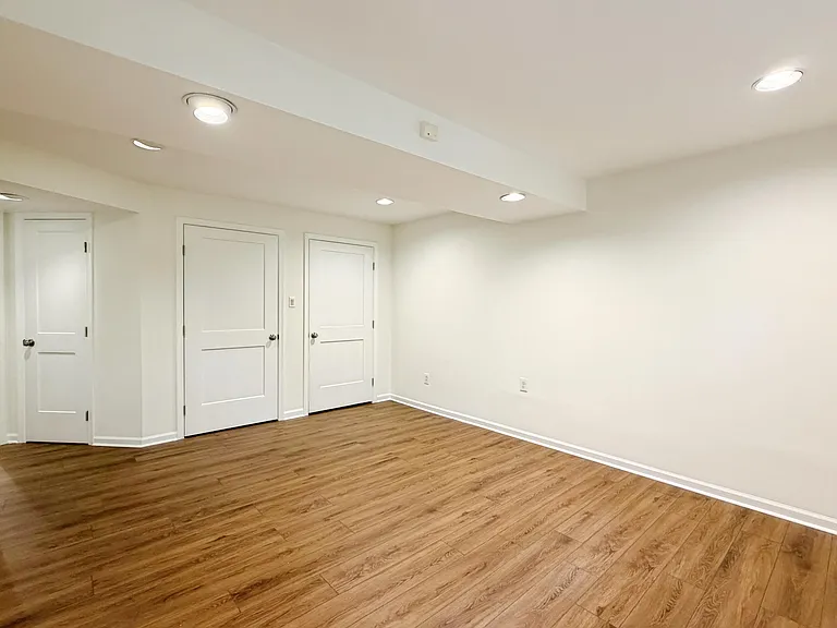 10611 Allenwood Ln — Photo 30