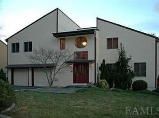10 Malcolm Wilson Ln, Yonkers, NY 10707