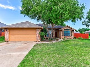 17300 Sun River Ct, Edmond, OK 73012