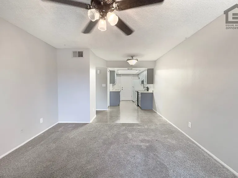 529 E 6th Dr — Photo 10