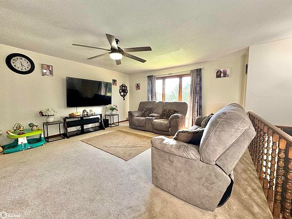 2nd image of 1402 Brentwood Dr