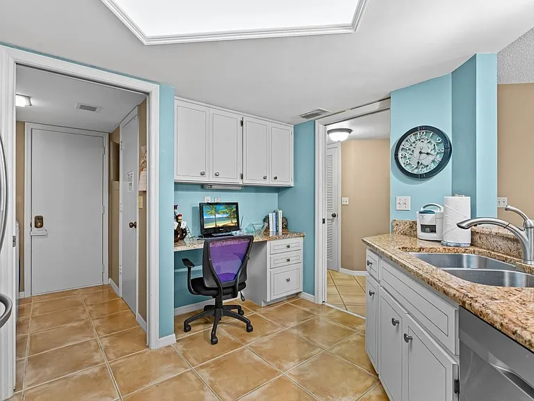 1815 Mooringline Dr #2E — Photo 19