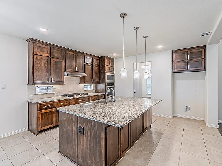 3316 Hickory Ln — Photo 9