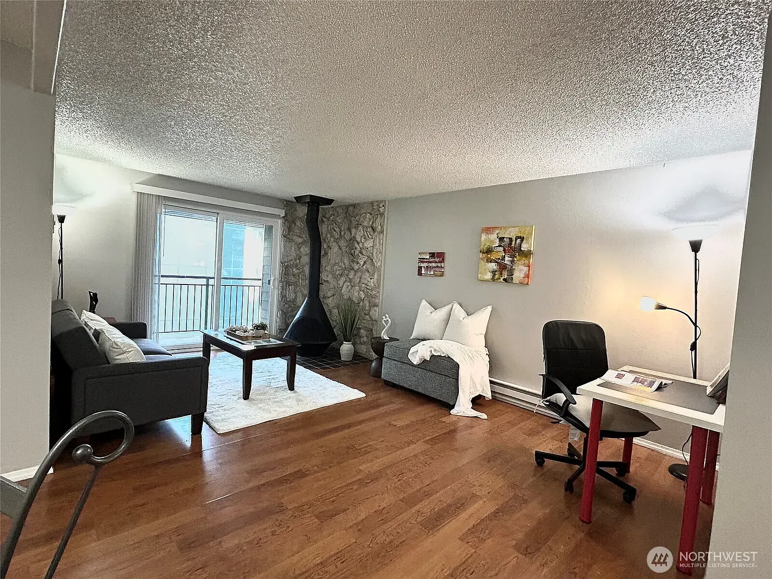 2 bed, 942 sqft, $2,350 — Photo 3