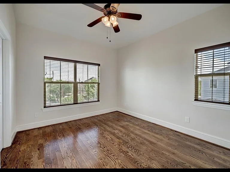 2401 Radcliffe St — Photo 13