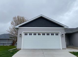 265 8th St NE, Plainview, MN 55964