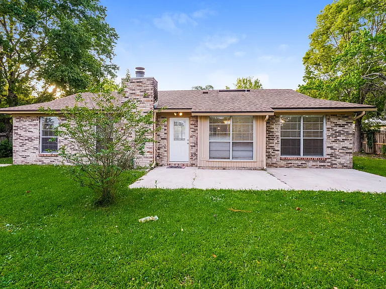 2677 Aberdeen Ct — Photo 18