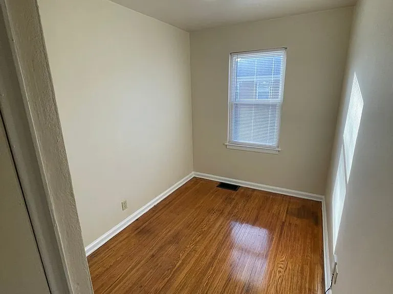 Nola Court Apartments — Photo 127