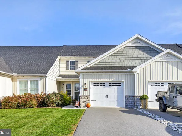 113 Copperstone Ct, Lancaster, PA 17551