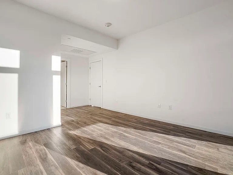 839 Beacon — Photo 29