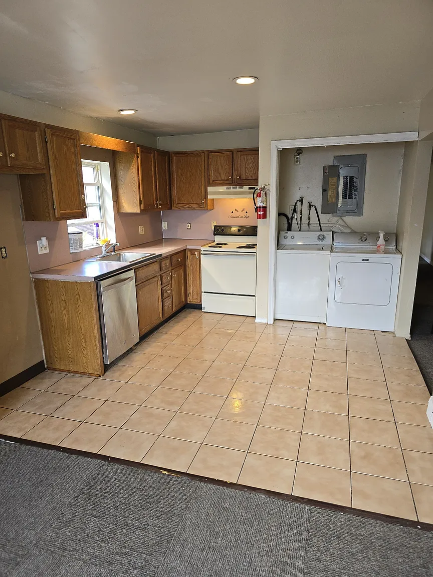 1209 Main St APT 2 photo 1