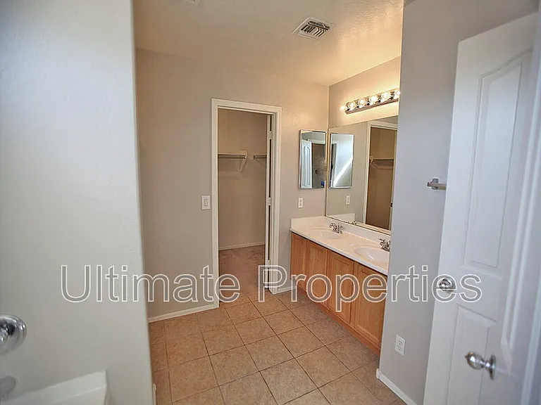 7928 W Florence Ave — Photo 11