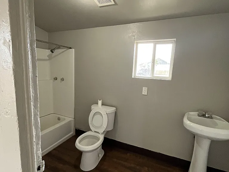 326 Clyde St — Photo 5
