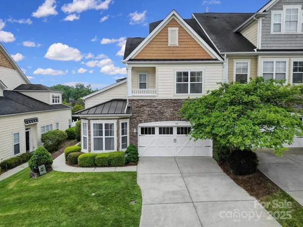 314 Wave Crest Dr, Tega Cay, SC 29708