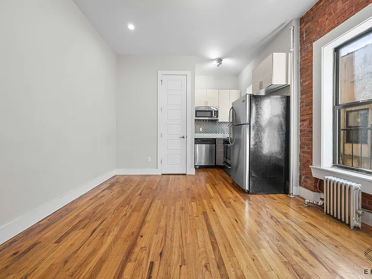 61-36 Woodbine St #1R — Photo 5